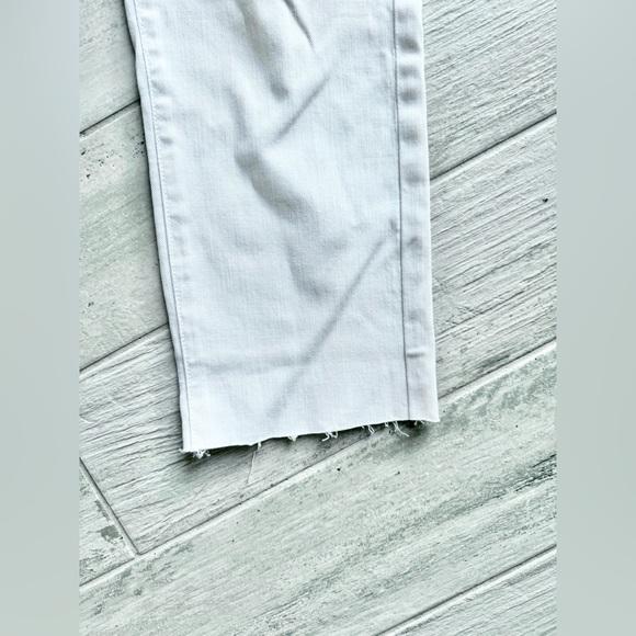 7 For All Mankind White Raw Hem Maternity Ankle Jeans - size 31 - Picture 2 of 6